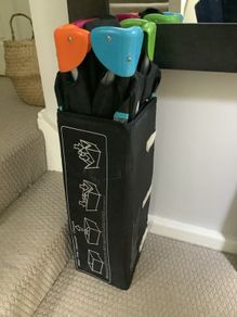 Foldable travel cot with mattress