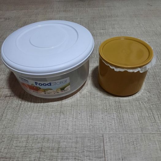 2 brand new food storage
