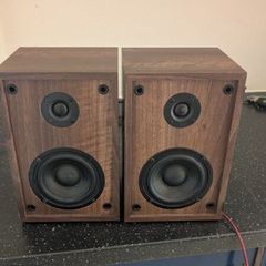 Pair of passive bookshelf speakers walnut finish