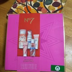 No7 Skincare Essentials Set / 5 Pieces / NEW