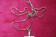 9ct Yellow Gold 375 Pendant Cross on a 9ct Yellow Gold 375 Chain Necklaces 3,5g