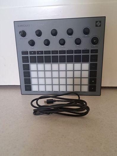 Novation Circuit Rhythm Beatmaking Performance Sampler