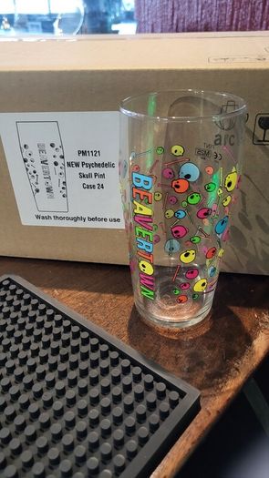 Neck oil 24 pint glasses new