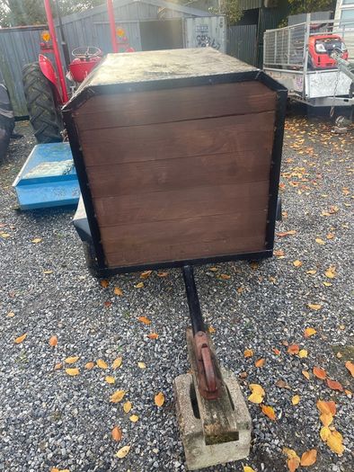 dog trailer