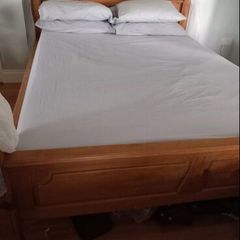 Four poster bed