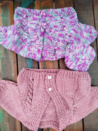 5 x Handknit cardigans and hats