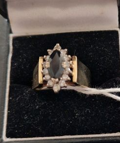 14ct  gold diamond &sapphire ring