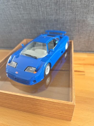 Vintage Bburago Bugatti EB 110 (1991) Blue Diecast Model Car 1/24,