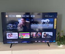 TCL 43 4K QLED Smart TV with Google TV Excellent Condition