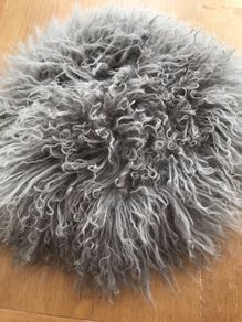 FLUFFY AND COMFORTABLE:Thick and shorn wool provides maximum comfort by increasing circulation and reduces pressure points while sitting for extended periods of time on this fur seat cushion; Soft and soothing to promote sleep while providing exceptional 