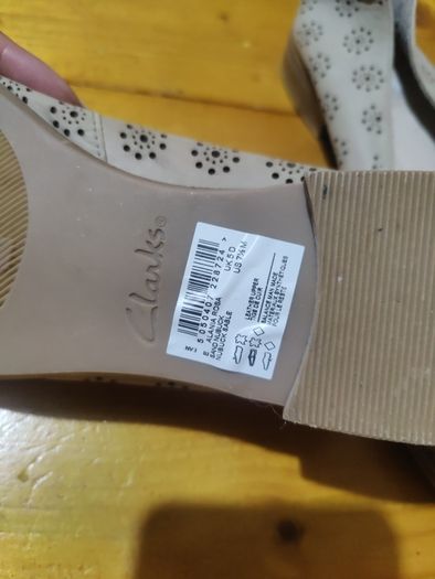 ladies clark shoes