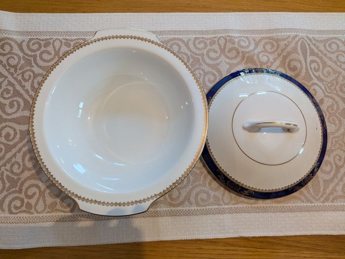 Royal Grafton Viceroy fine bone china dinner set