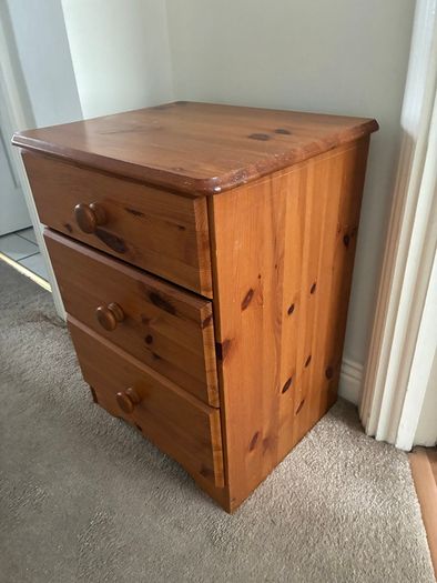 Chest of drawers