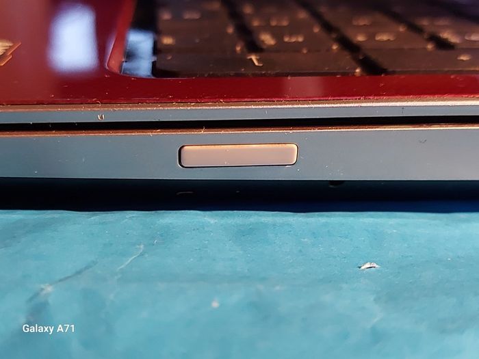 HP Pavillion, Red, 4GB Ram, 700GB HDD, Windows 8 Pro, AMD A4-5000 APU with Radeon HD Graphis 1.5GHz, Chrome and VLC for best movie ecperience