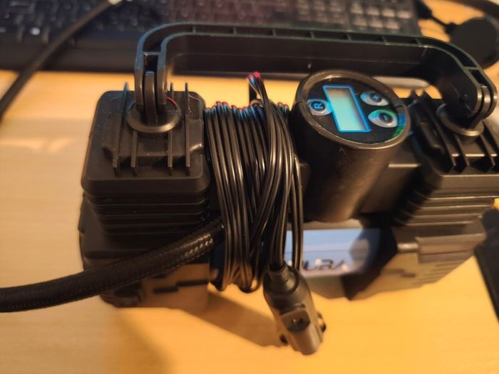 Meshuba 12V Portable Tire Pump