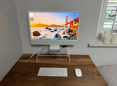 Apple iMac 24" M3 (2023), Silver, 8GB / 256GB, Touch ID Keyboard, Magic Mouse & Acrylic Stand