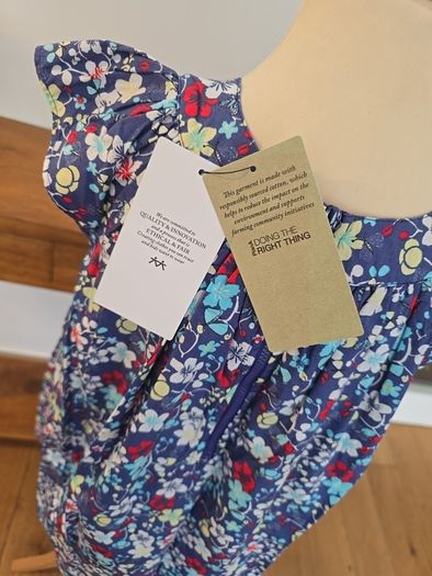 Girls dress age 6-7