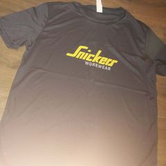Gray Snickers workwere T shirts look your best in work