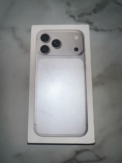 iPhone 17 Pro Max (256GB, Silver, Locked)