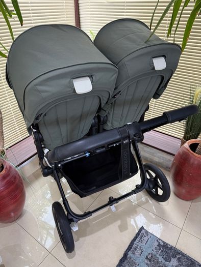 bugaboo donkey five in Black or Forest Green