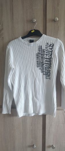 White man sweater size fits sm m worn once