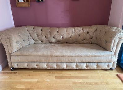 chesterfield couch