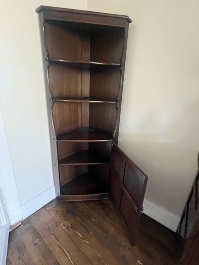 Corner storage unit