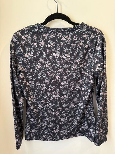 Fab Floral V Neck Top Size M!