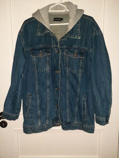 Pretty little things denim hooded button down jacket in very good condition with no issues size medium but looks bigger see last two photos for exact measurements FREE TRACKED POSTAGE INCLUDED
