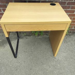 Desk Micke