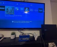 play 4 + TV