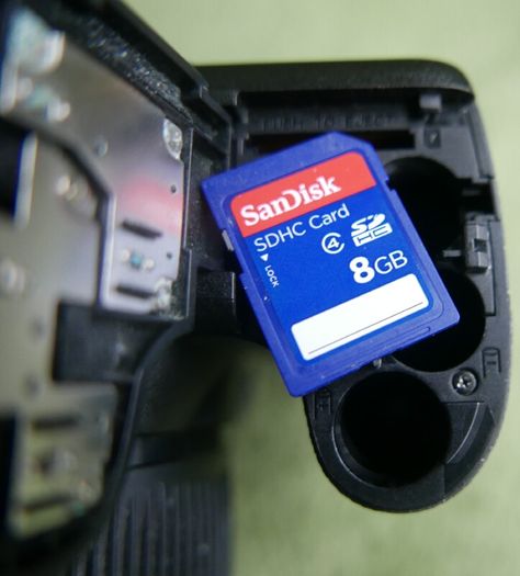 Fuji Fujifilm Finepix S S4000 bridge travel super zoom 30x 24mm wide 14mp camera +SD Card, works well