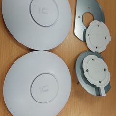 2x Unifi 6 lite Ubiquiti APs