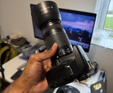 Canon 1300D with 3 lensesand 3 Batteries