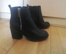 Womens ankle boots size 4