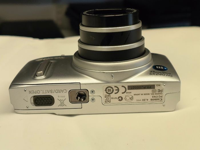 Canon PowerShot SX240 HS Digital Camera 12.1MP 20x Optical Zoom,  Silver