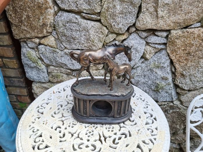 pewter horse an foul beautiful piece