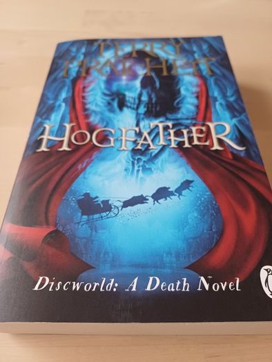 Hogfather by Terry Pratchett (A Christmas Discworld Fantasy Paperback 2022)