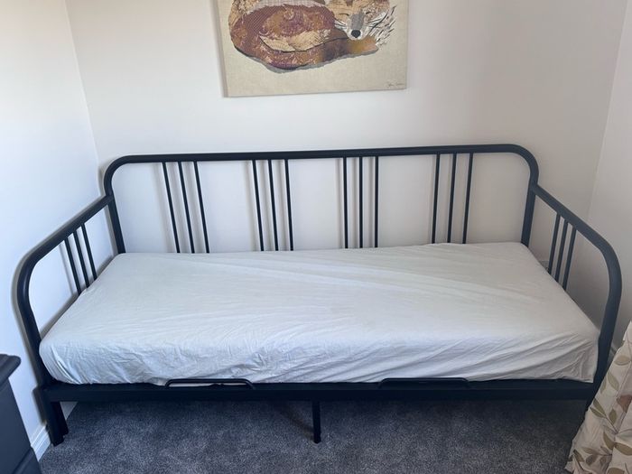 Day bed