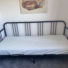 Day bed