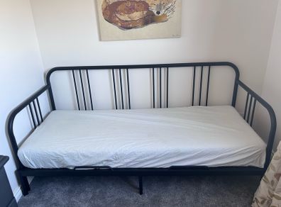 Day bed