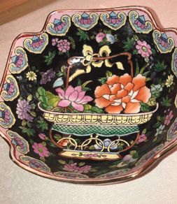Vintage Chinese Famille Floral Noir
