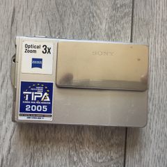 Sony digital camera DSC-T7