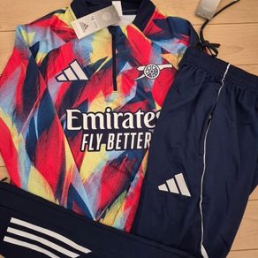 arsenal tracksuit kids age 9-10 two pieces
