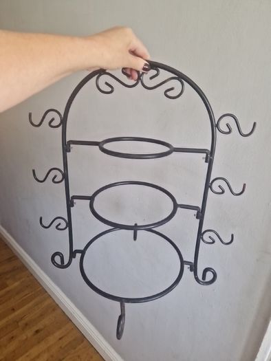 cake stand