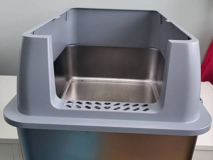 Cat litter tray