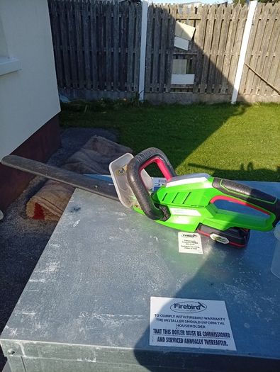Lidl Parkside/Florabest 20V Garden Set  Strimmer & Hedge Trimmer + 2 Batteries