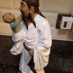 Large Chinese/Japanese Figurine
