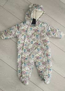Snow suit
