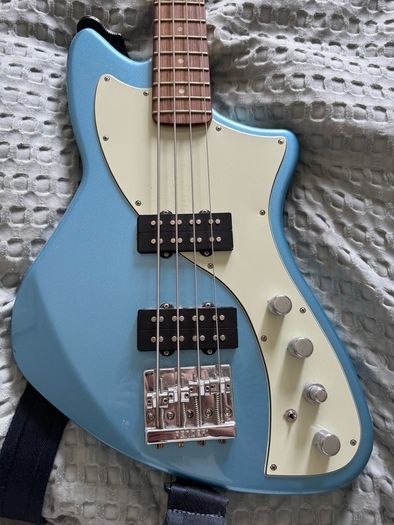 Fender Player Plus Meteora Bass Opal Spark